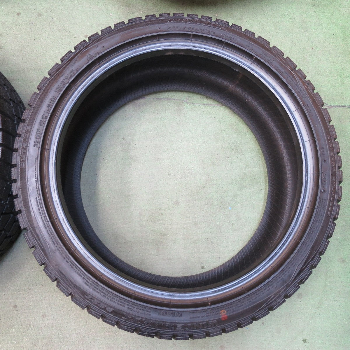 ほぼ未使用！23年★スタッドレス 245/40R19 ダンロップ ウインターマックス WM01 DSST ランフラット タイヤ 19インチ レクサス LS スカイライン 等★6051604イスタ
