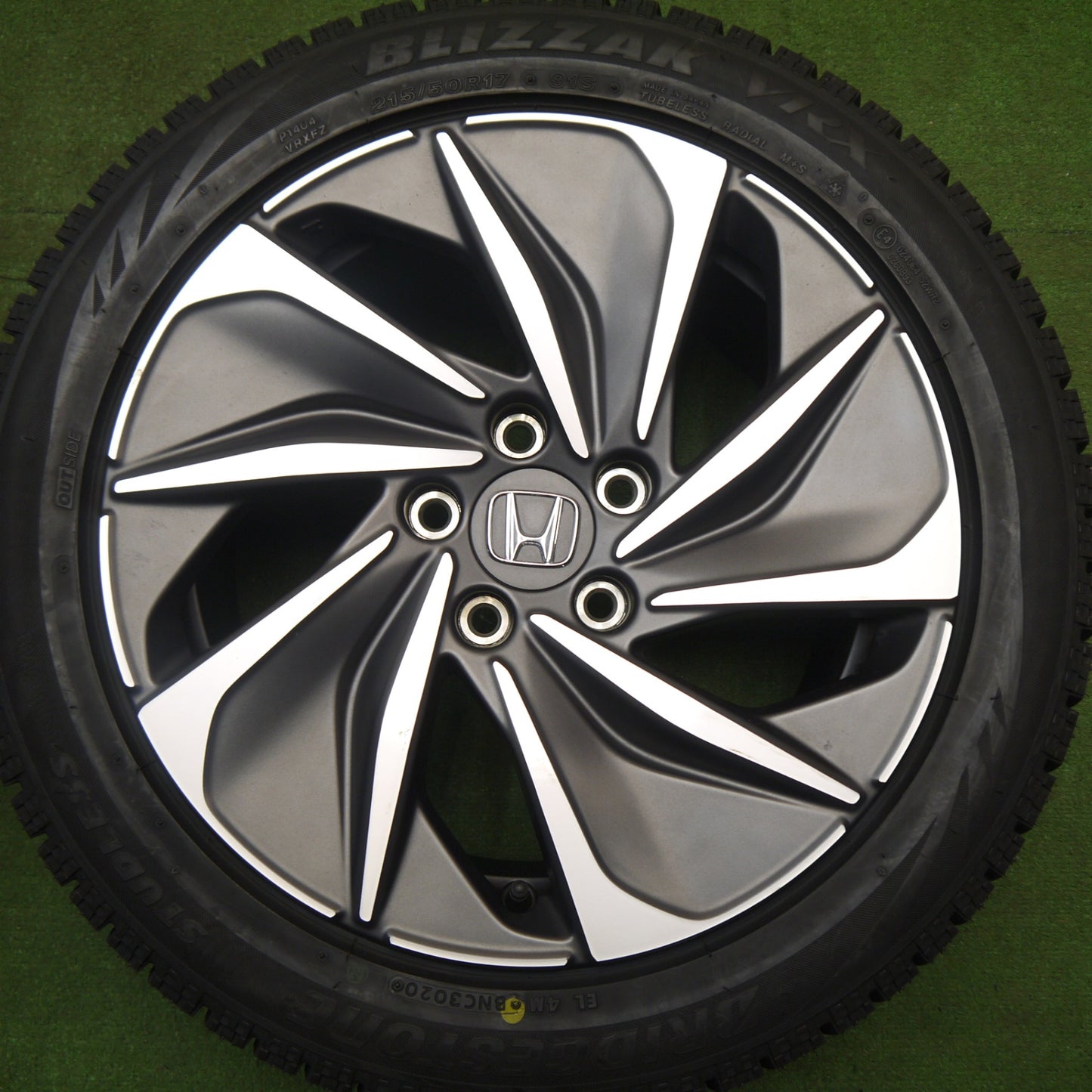 ほぼ未使用！キレイ★ホンダ ZE4 インサイト 純正 215/50R17 スタッドレス ブリヂストン ブリザック VRX 17インチ PCD114.3/5H★6021612Hス