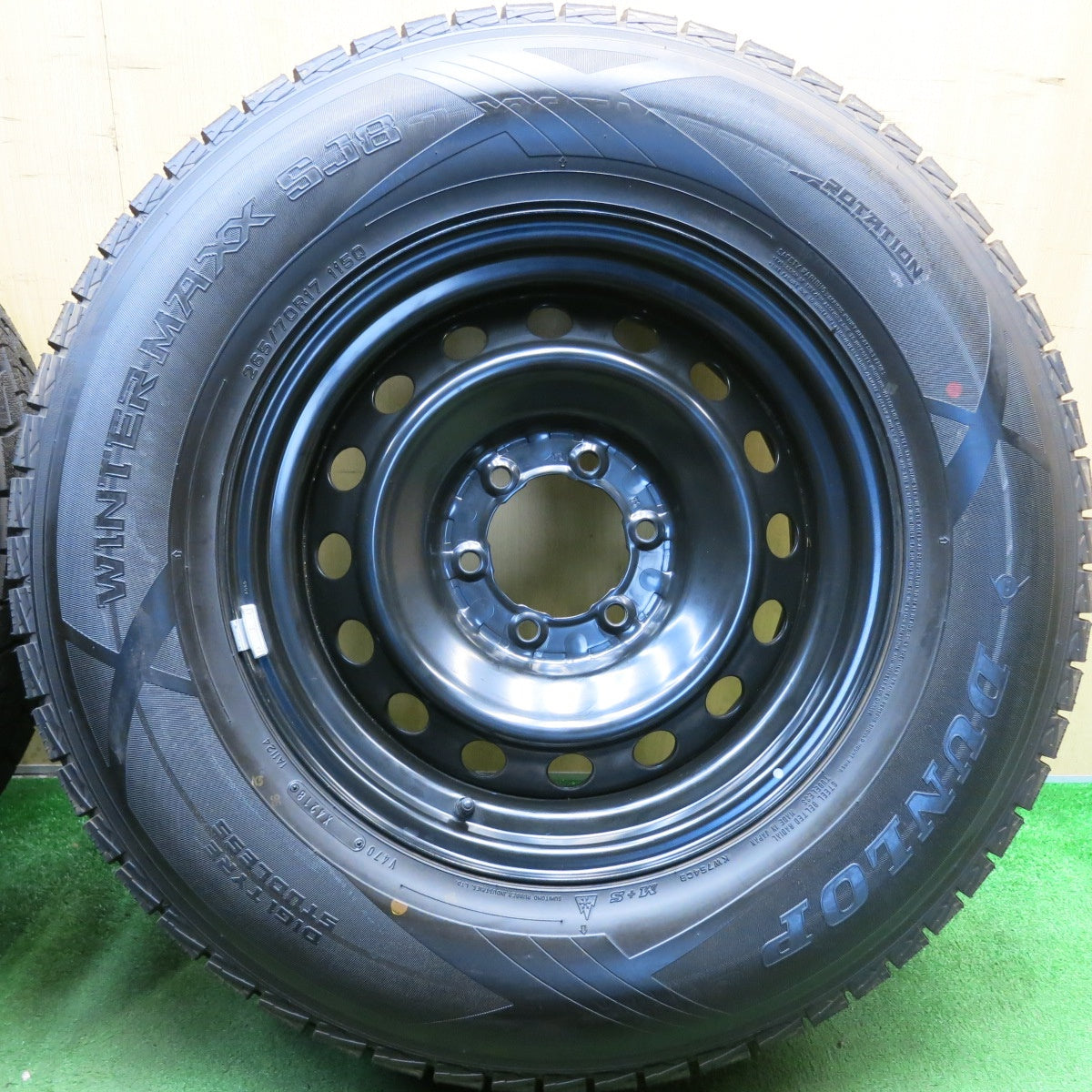 ほぼ未使用！キレイ◎トヨタ FJクルーザー 純正 スチール 265/70R17 スタッドレス ダンロップ ウインターマックス SJ8 17インチ PCD139.7/6H◎6062503HAス