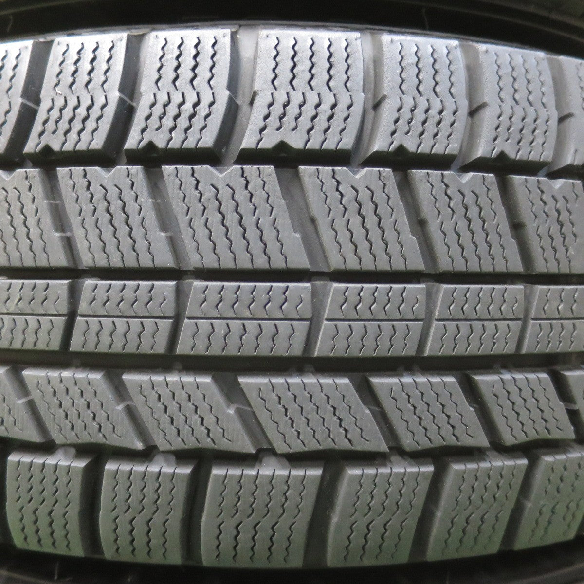 バリ溝！22年！キレイ！9.5分★スタッドレス 195/65R15 オートバックス ノーストレック N5 VELVA CHARGE ヴェルヴァ チャージ 15インチ PCD114.3/5H★6021702イス