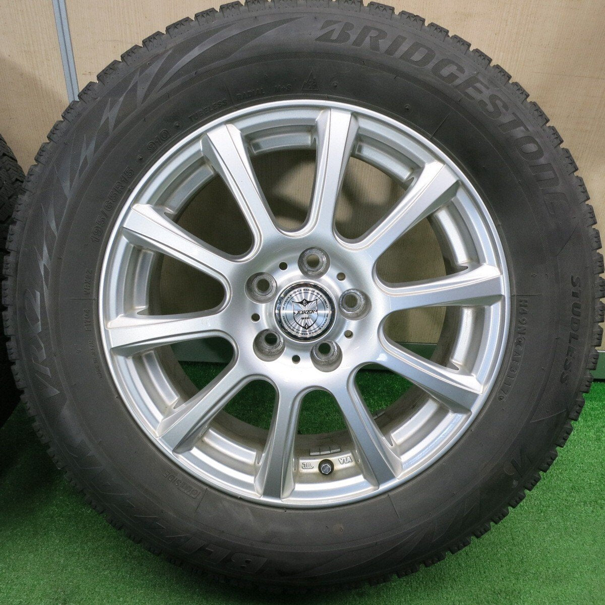 キレイ★スタッドレス 195/65R15 ブリヂストン ブリザック VRX2 JOKER ジョーカー 15インチ PCD114.3/5H★4121811TNス