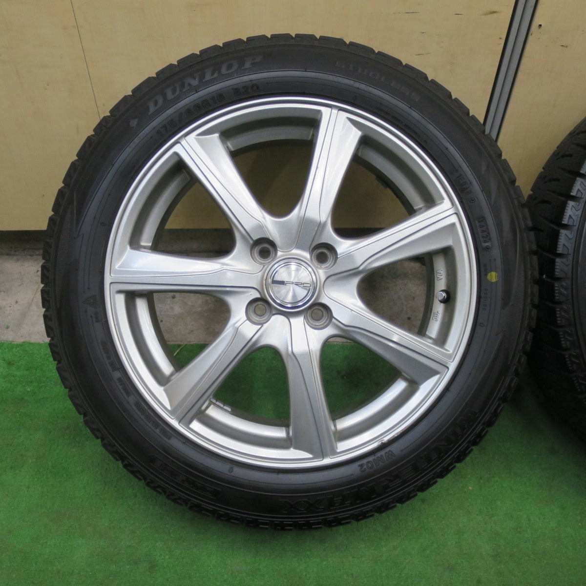 バリ溝！24年！9.5分以上★スタッドレス 175/60R16 ダンロップ ウインターマックス WM02 PRD 社外 アルミ 16インチ PCD100/4H★5112201TTス