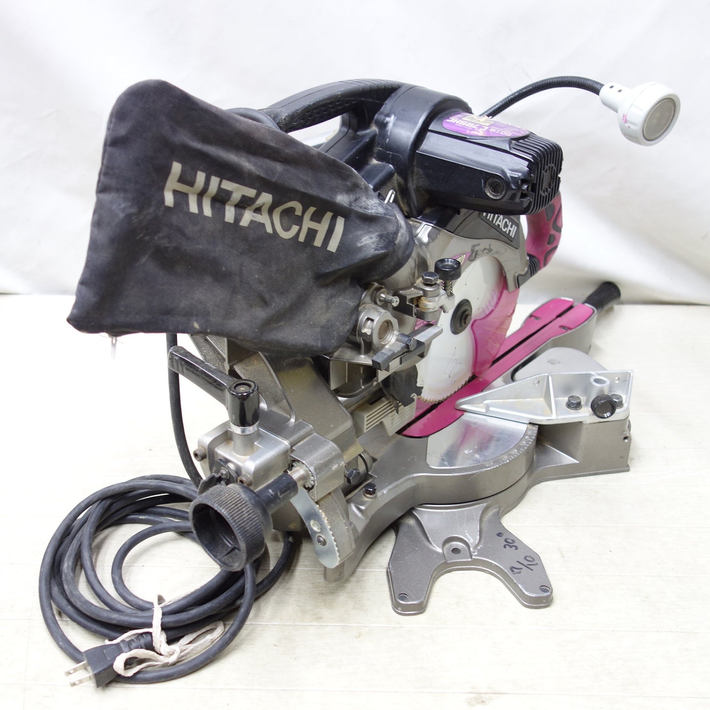 [送料無料] ◆HITACHI 日立工機 190mm 卓上スライド丸のこ C7RSHC 電動工具 切断機 100V 50/60Hz◆