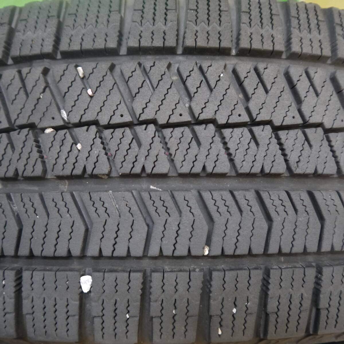 バリ溝！22年！キレイ！8.5分★スタッドレス 215/65R16 ブリヂストン ブリザック VRX2 JOKER ジョーカー 16インチ PCD114.3/5H★5032805Hス