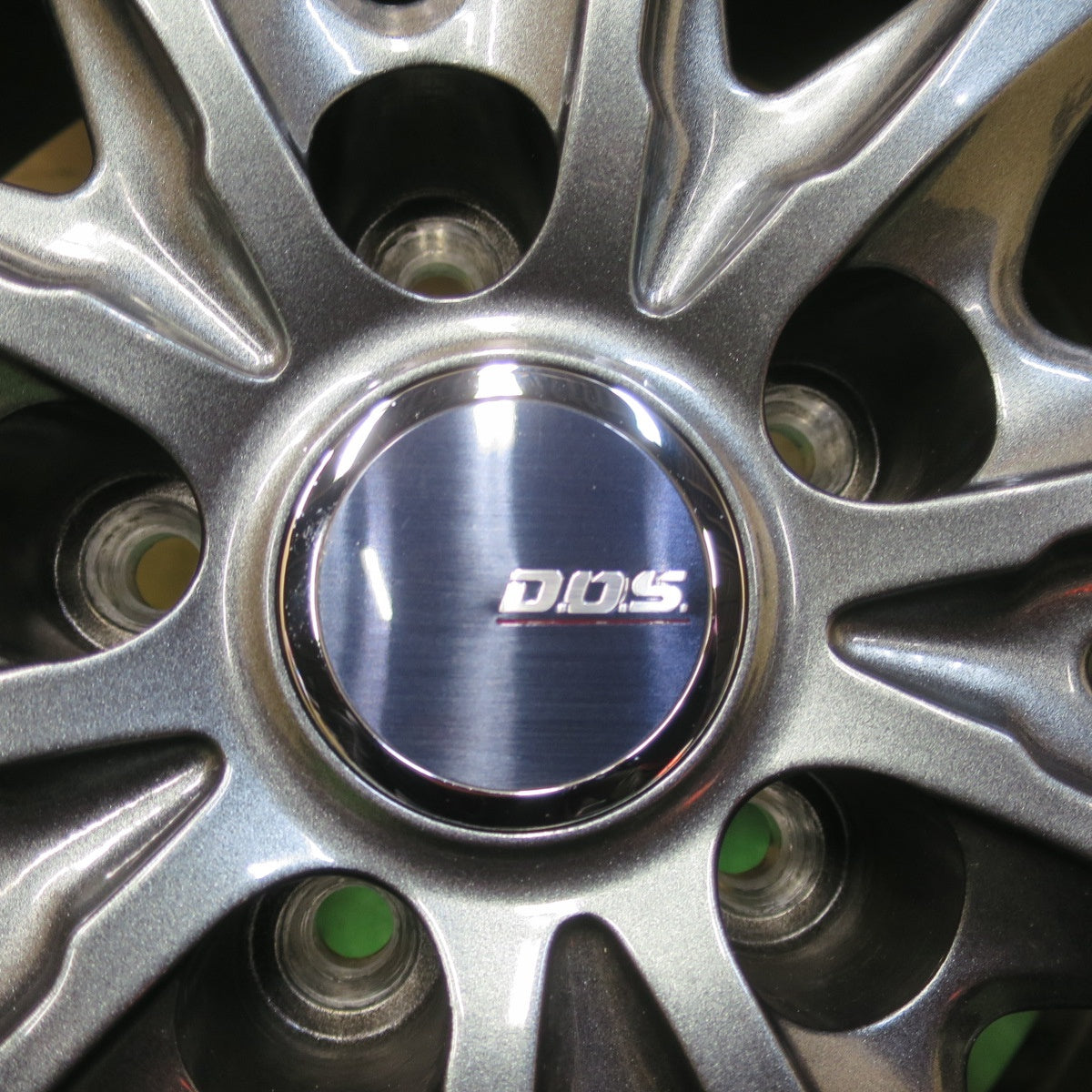 超バリ溝！23年！キレイ！ほぼ10分★スタッドレス 215/65R16 グッドイヤー アイスナビ SUV D.O.S. DOS 16インチ PCD114.3/5H★5112808イス