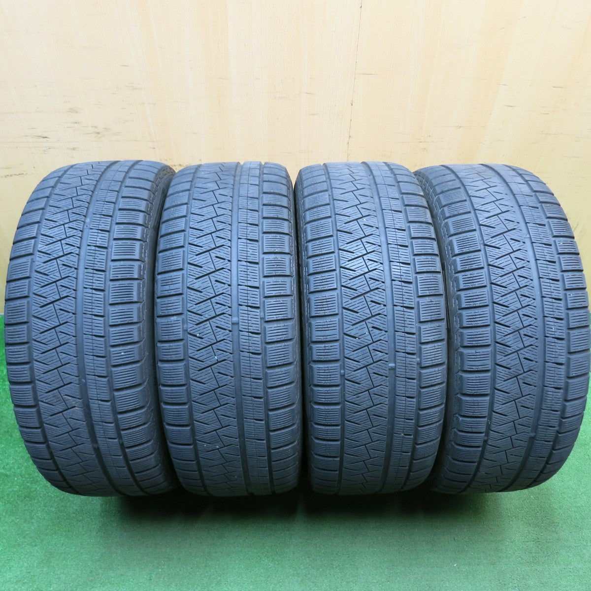4本価格★Lehrmeister SOLAIA V7 235/50R18 スタッドレス ピレリ アイスアシンメトリコ レアマイスター ソライア 18インチ PCD114.3/5H★5041808TNノ