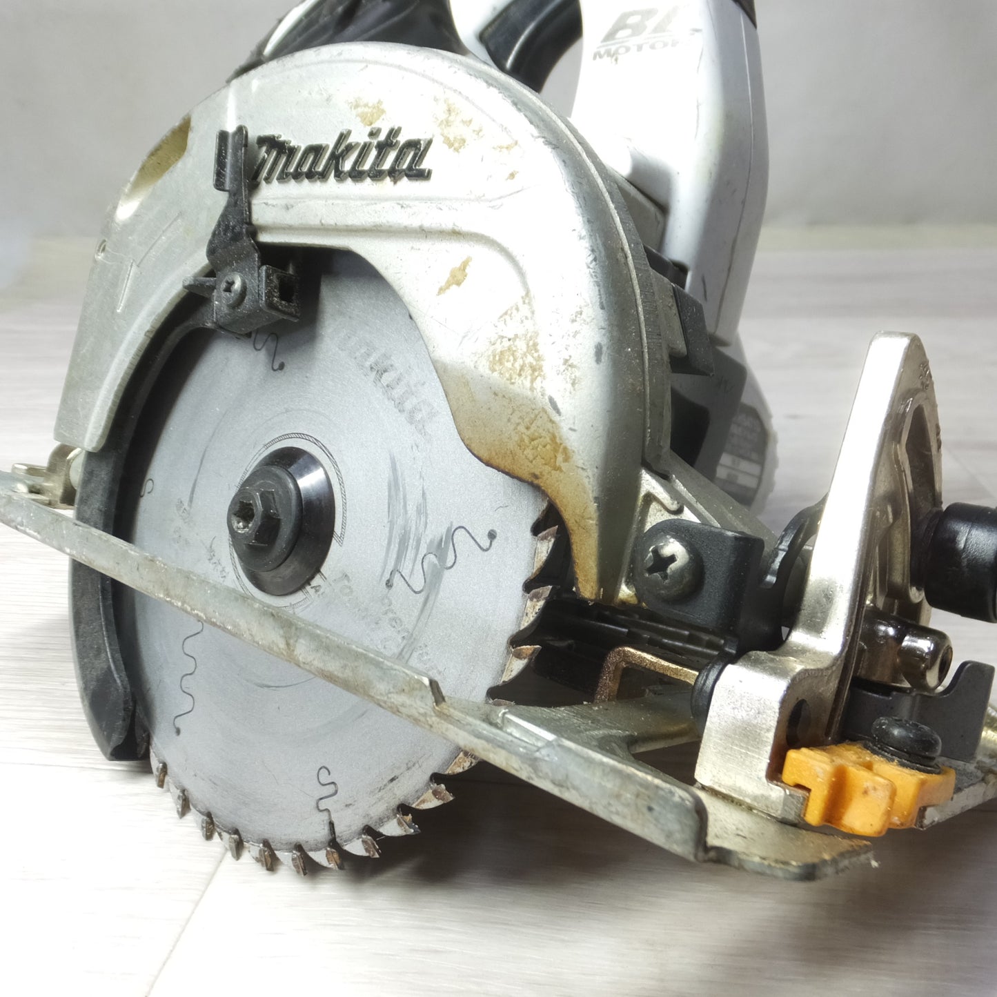 [送料無料] ◆makita マキタ 125mm 充電式マルノコ HS471D 18V 切断機 丸のこ 本体のみ◆