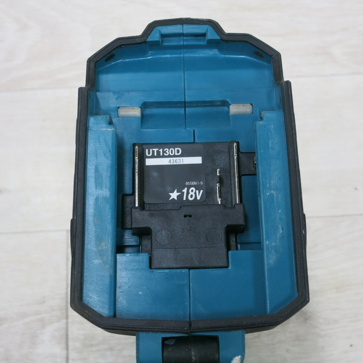 [送料無料] ◆makita マキタ 充電式カクハン機 UT130D 18V 撹拌機 電動工具 本体のみ◆