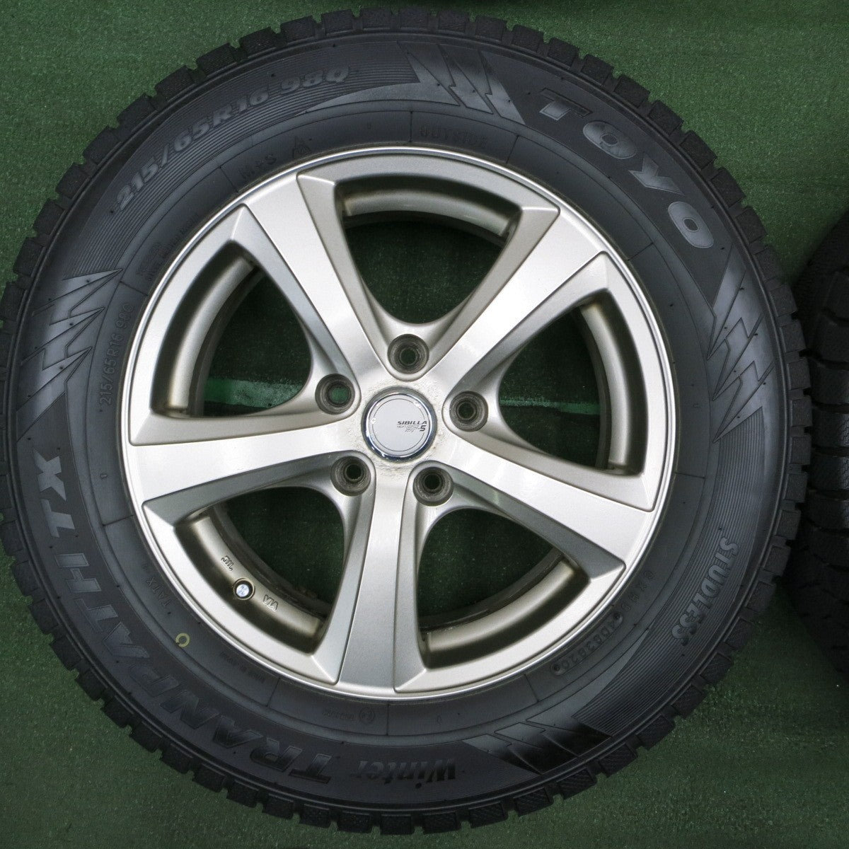 *送料無料* バリ溝！20年！9.5分★スタッドレス 215/65R16 トーヨー ウインタートランパス TX SIBILLA NEXT SF-5 シビラ 16インチ PCD114.3/5H★4040913TNス
