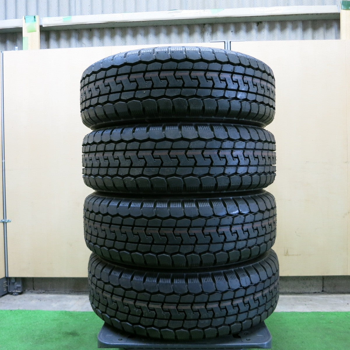 *送料無料* 未使用！22年★トラック タイヤ 185/65R15 101/99L ヨコハマ TY285 TOPY スチール 15インチ PCD203.2/5H★4061703ナノ