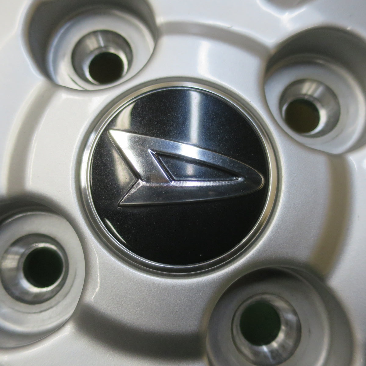 バリ溝！24年！美品！ほぼ10分★ダイハツ タフト 純正 165/65R15 ヨコハマ BluEarth-FE AE30 15インチ PCD100/4H★5111801イノ