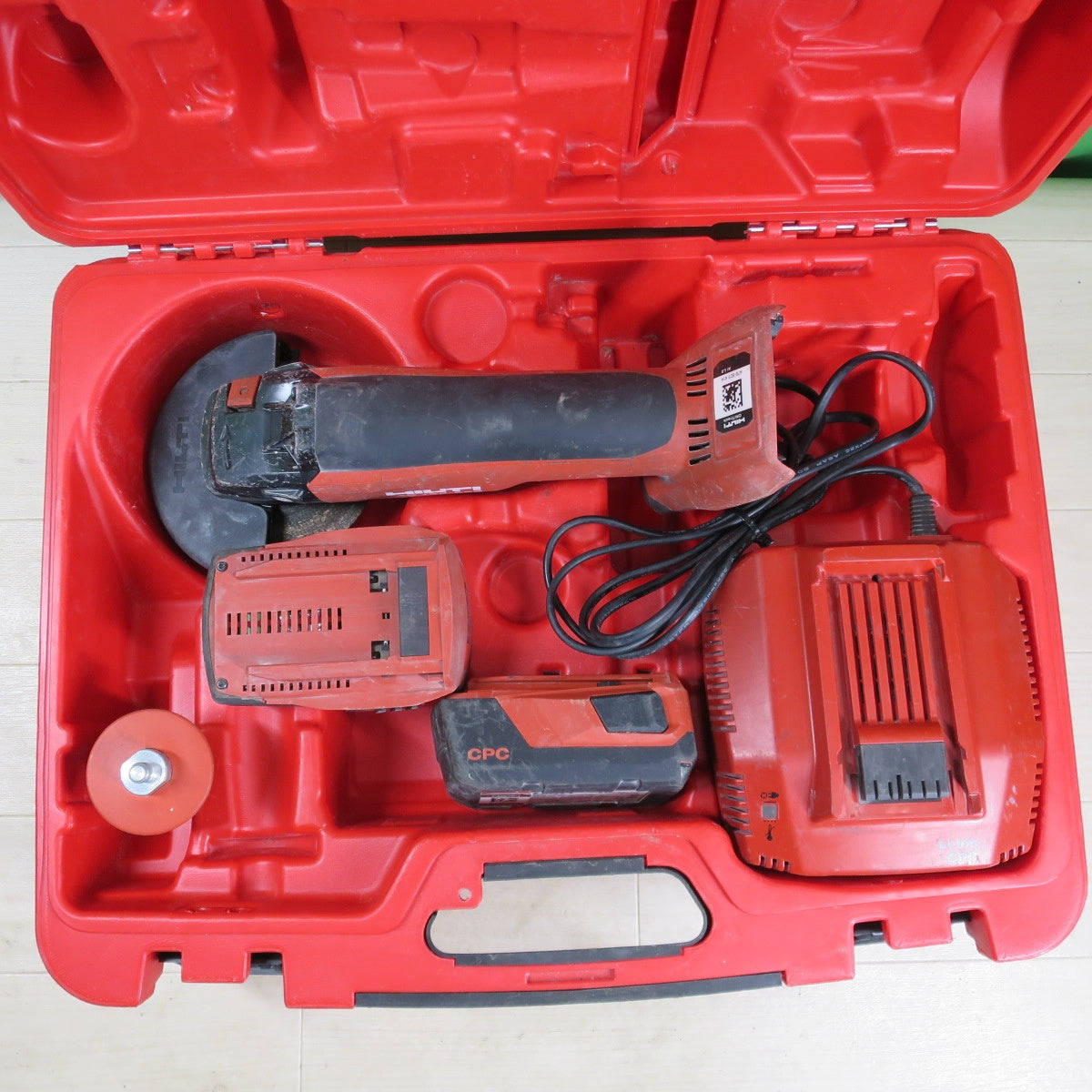 [送料無料] バッテリー2個付☆HILTI ヒルティ 充電式 アングル グラインダー AG125-A22  電動 工具 切断 研削 研摩 研磨 機 コードレス☆
