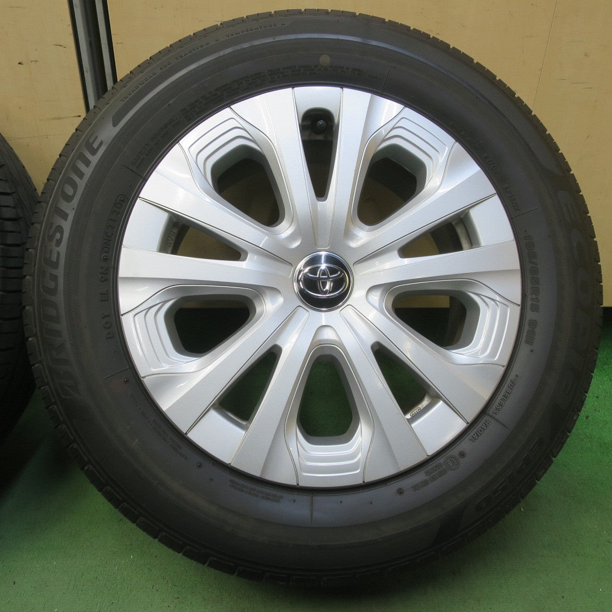 キレイ◎トヨタ 50系 プリウス 純正 195/65R15 ブリヂストン エコピア EP150 15インチ PCD100/5H◎6061510イノ