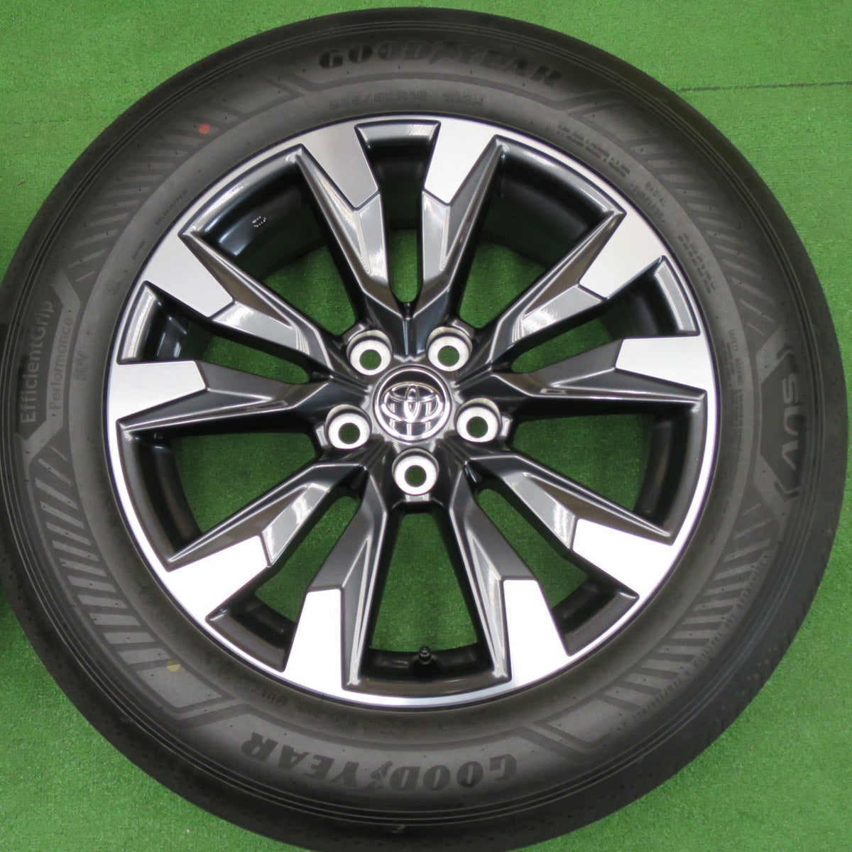 新車外し！26年◎トヨタ RAV4 Zグレード 純正 235/60R18 グッドイヤー EfficientGrip Performance SUV 18インチ PCD114.3/5H◎6061502NKノ