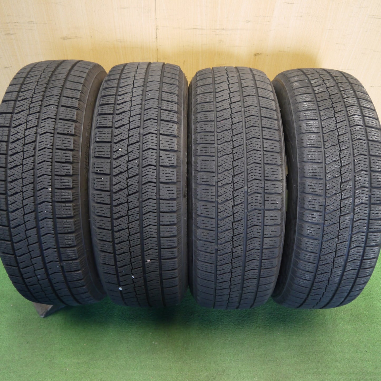 バリ溝！キレイ！9分★プリウス 等 195/65R15 スタッドレス ブリヂストン ブリザック VRX2 TEAD テッド 15インチ PCD100/5H★6042003Hス