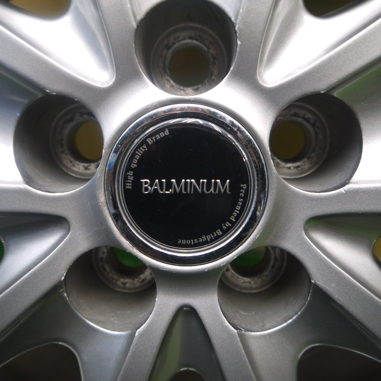 ほぼ未使用！24年！キレイ★プリウス 等 195/65R15 スタッドレス ヨコハマ アイスガード iG60 BALMINUM TR10 バルミナ 15インチ PCD100/5H★6012006Hス