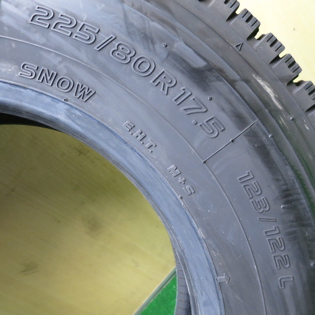 2本価格！22年★トラック タイヤ 225/80R17.5 123/122L スタッドレス トーヨー M929 Premium 17.5インチ★5110902NJスタ