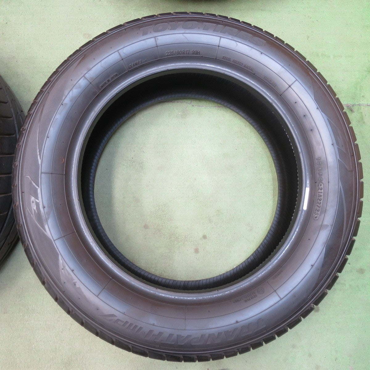 ほぼ未使用！25年★225/60R17 トーヨー トランパス MP7 タイヤ 17インチ アルファード ヴェルファイア レクサス LBX フォレスター 等★6041508イノタ