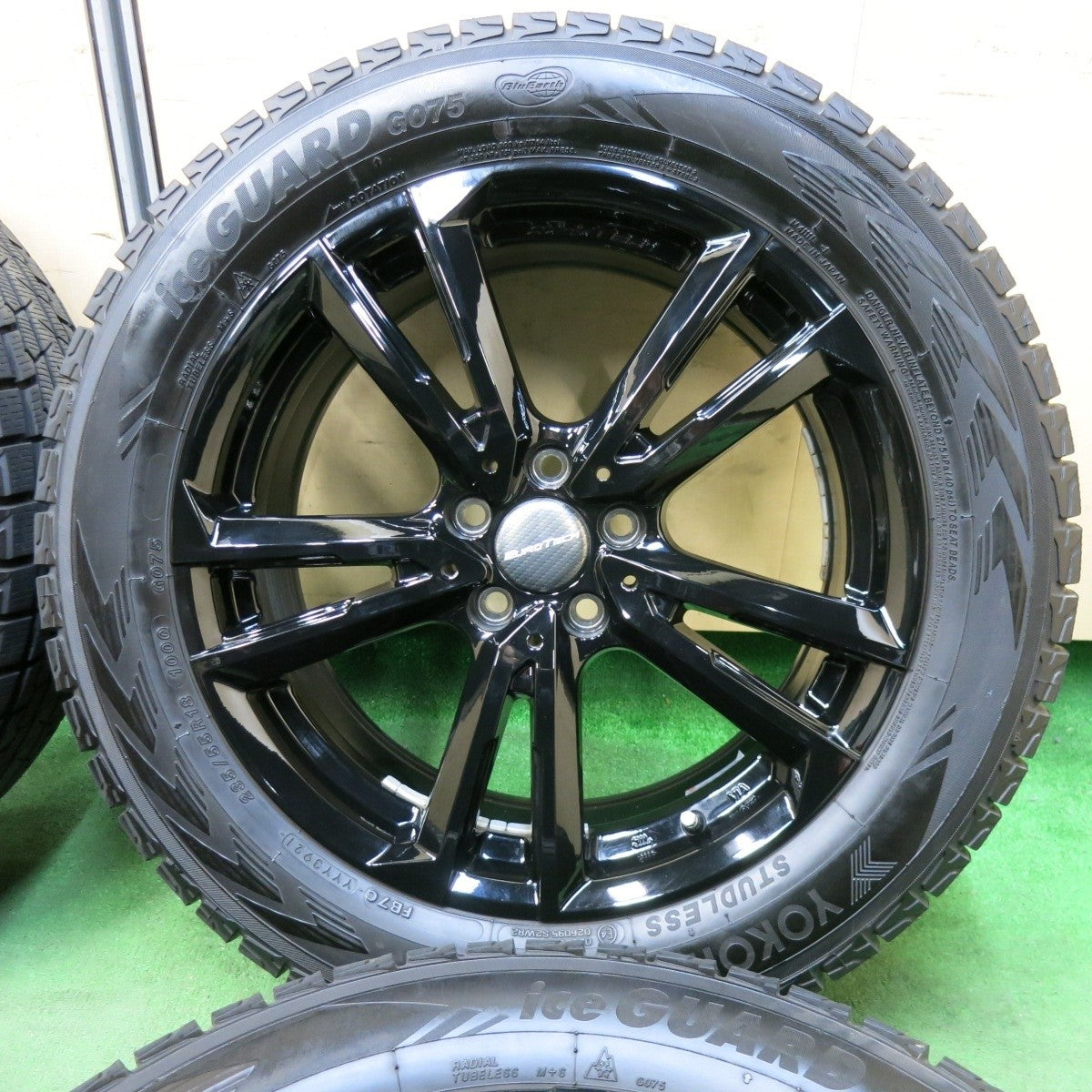バリ溝！21年！キレイ！9.5分★ボルボ 等 EUROTECH 235/55R18 スタッドレス ヨコハマ アイスガード G075 ユーロテック 18インチ PCD108/5H★4121801SYス