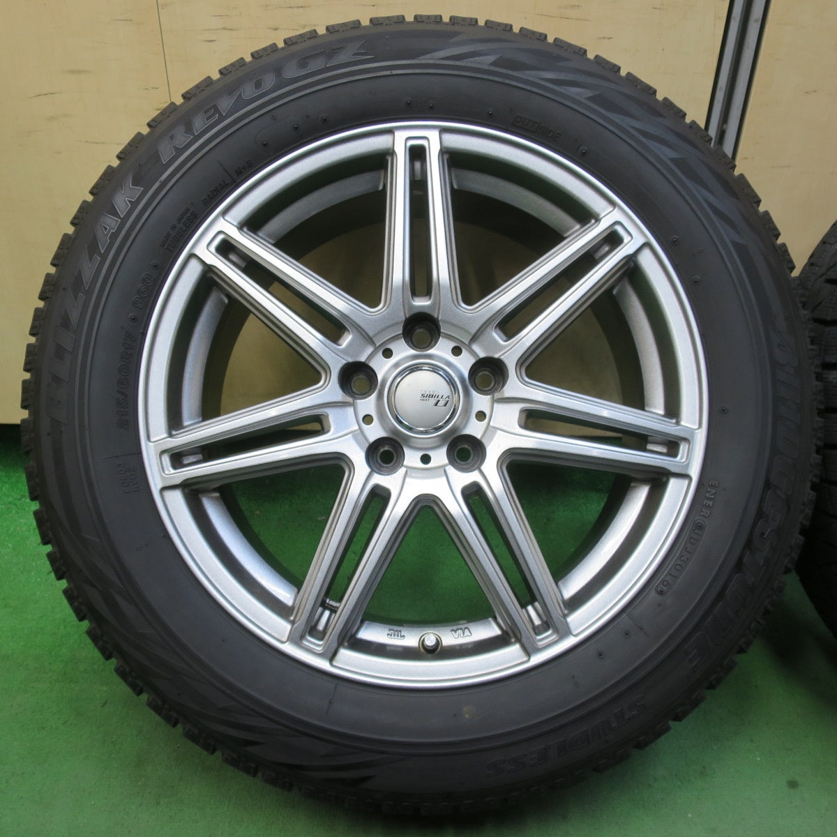 バリ溝！キレイ！9分★スタッドレス 215/60R17 ブリヂストン ブリザック REVO GZ SIBILLA NEXT Z7 シビラ 17インチ PCD114.3/5H★5060905イス