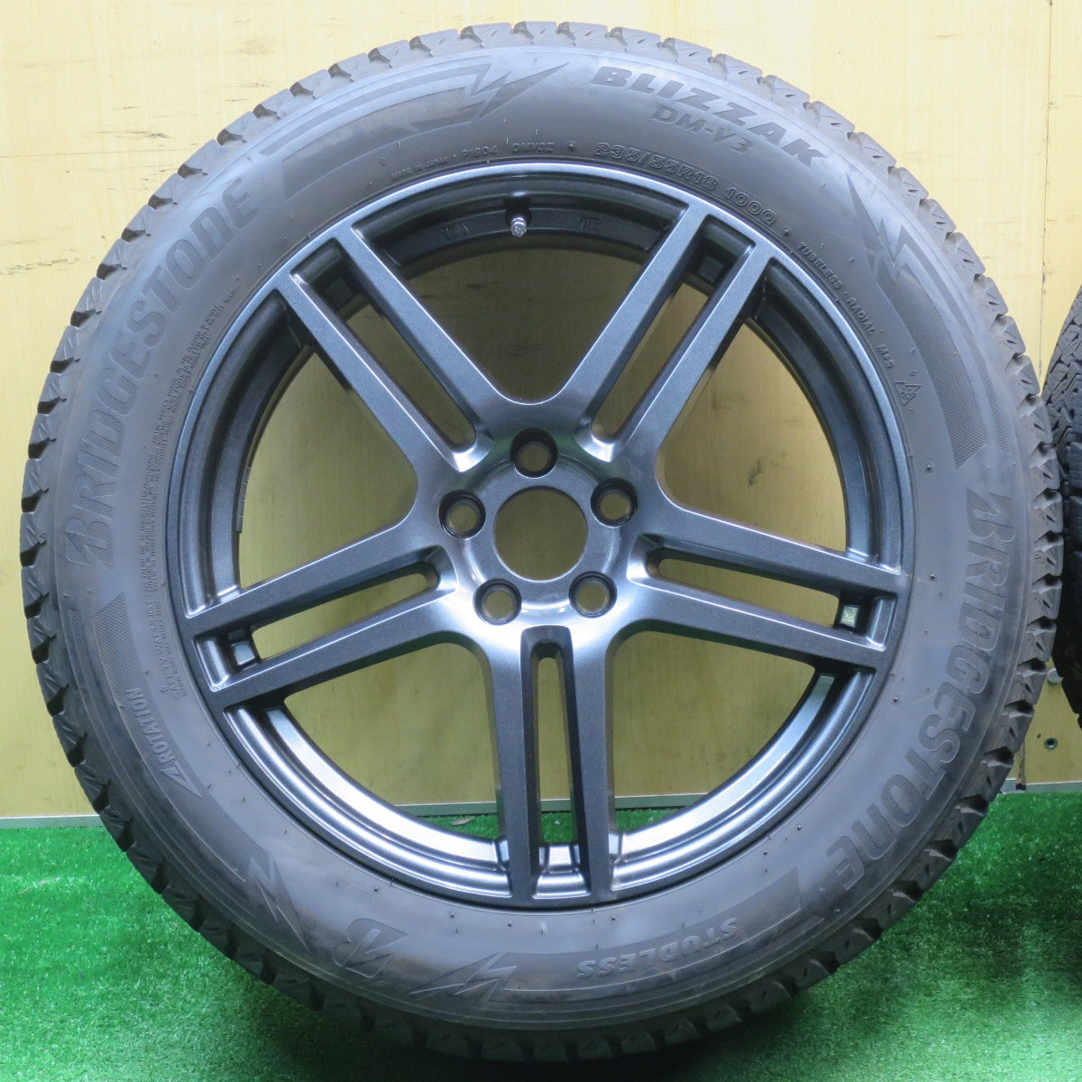 バリ溝！23年！キレイ！9.5分★ボルボ 等 Eurodesign EIGER 阿部商会 235/55R18 スタッドレス ブリヂストン ブリザック DM-V3 18インチ ユーロデザイン アイガー PCD108/5H★5112602NJス