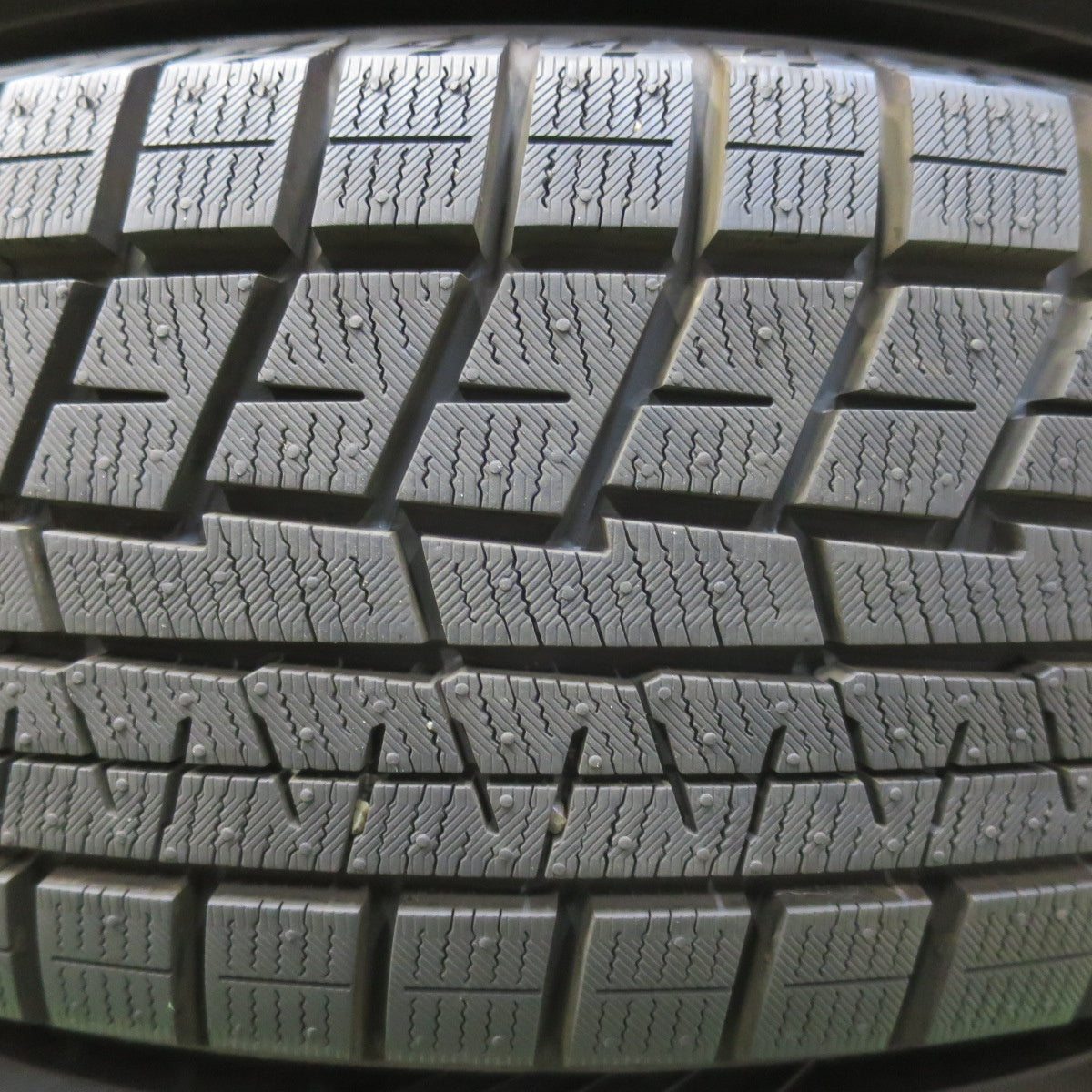 バリ溝！23年！キレイ！ほぼ10分★スタッドレス 185/70R14 ヨコハマ アイスガード iG60 LAYCEA レイシア 14インチ PCD100/4H★5103109イス