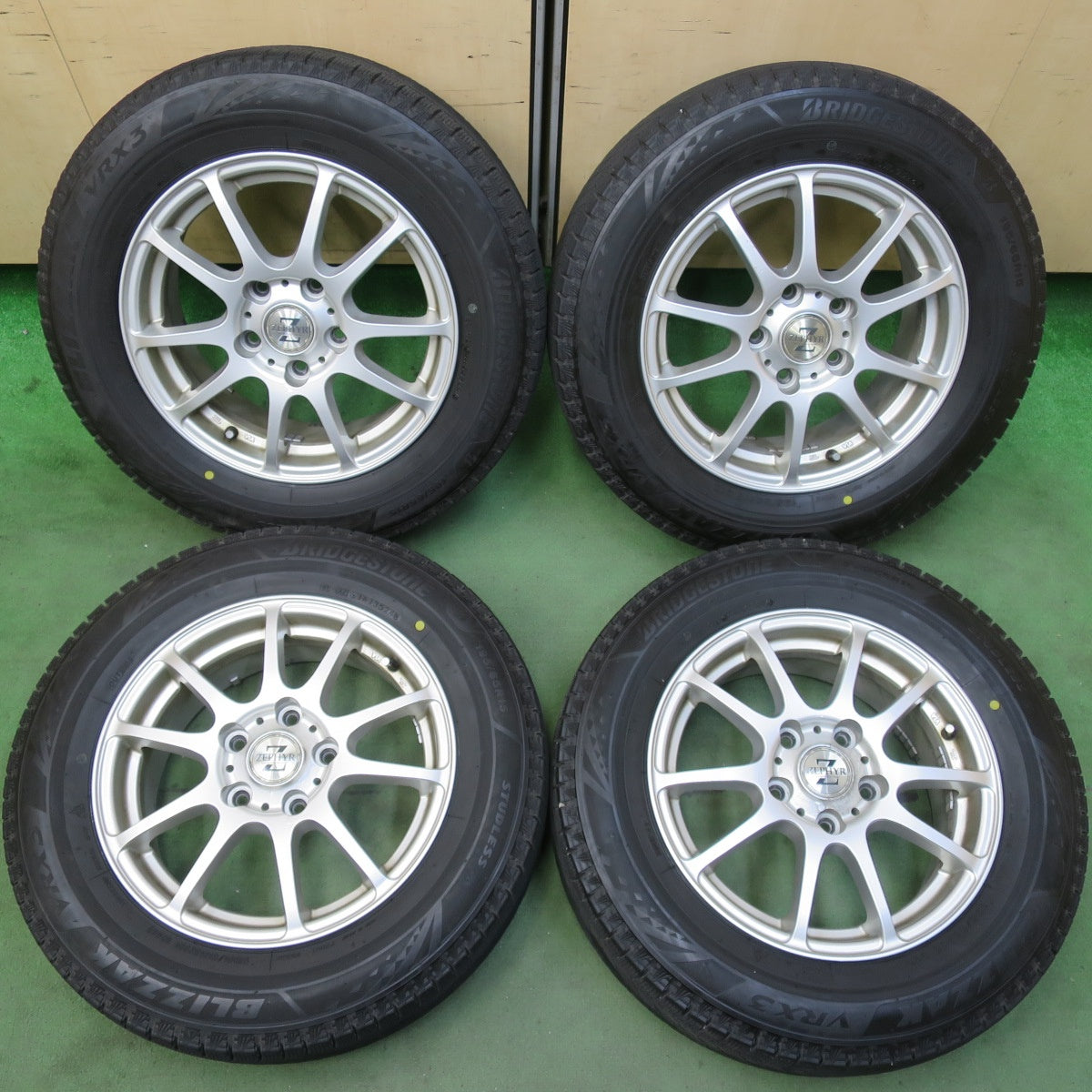 バリ溝！24年！9.5分★スタッドレス 195/65R15 ブリヂストン ブリザック VRX3 ZEPHYR ゼファー 15インチ PCD114.3/5H★5110407イス