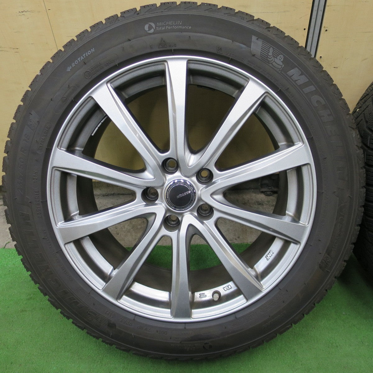 バリ溝！22年！キレイ！9分★スタッドレス 235/50R18 ミシュラン X-ICE SNOW MILLOUS VX ミルアス 18インチ PCD114.3/5H★6021105ナス