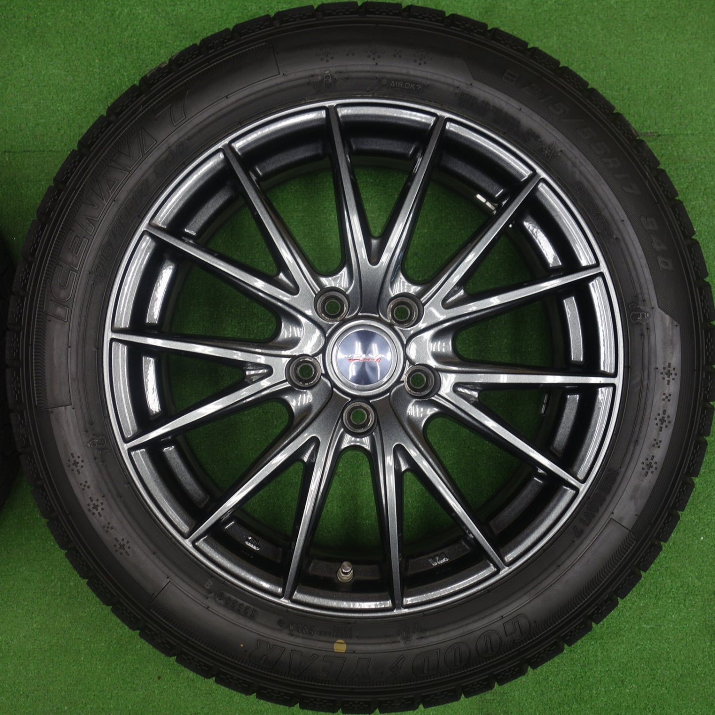 バリ溝！23年！キレイ！9.5分以上★スタッドレス 215/55R17 グッドイヤー アイス ナビ7 ナビ8 VELVA SPORTZ ヴェルヴァ 17インチ PCD114.3/5H★6041503KTス