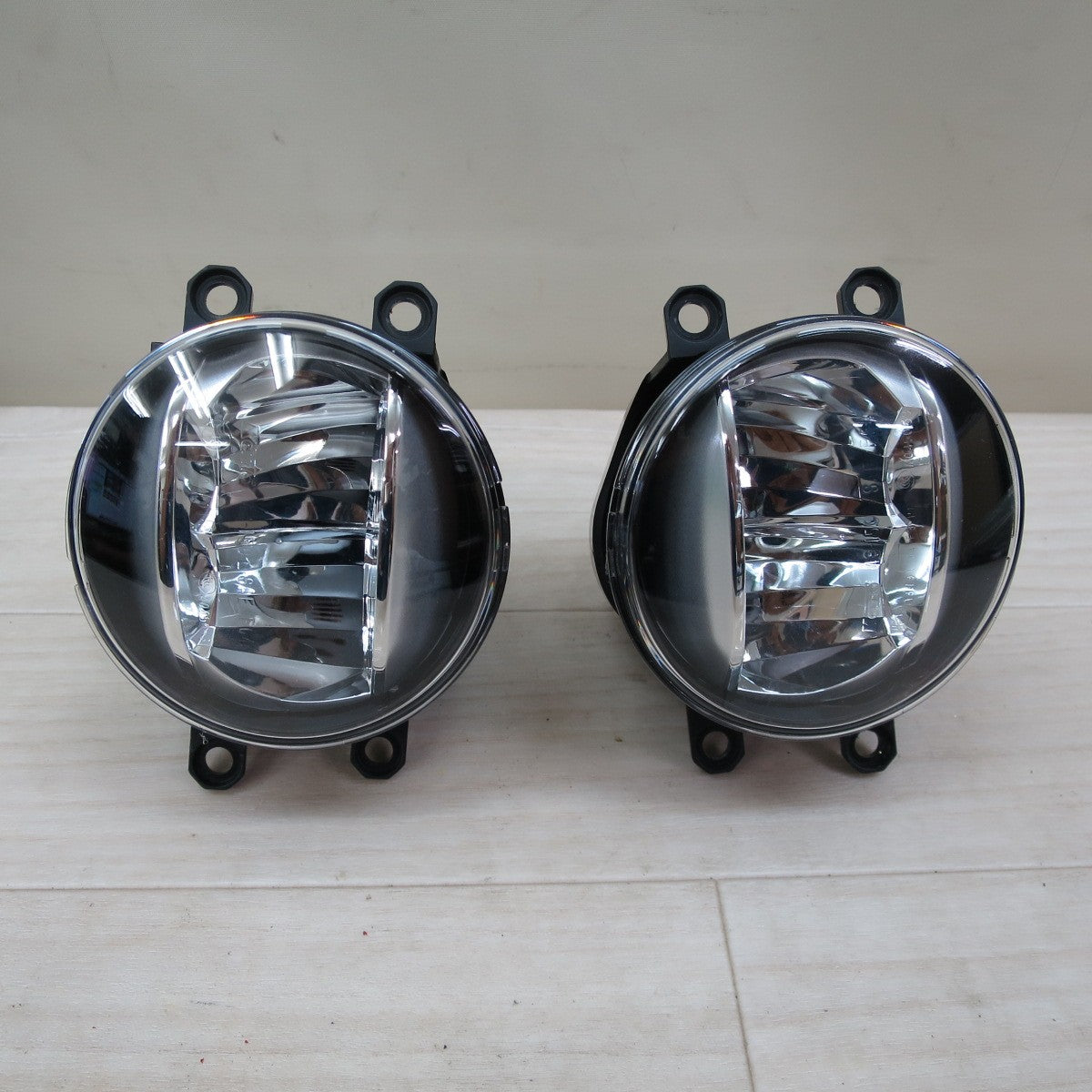 新車外し！左右セット☆トヨタ 純正 LED フォグランプ KOITO 48-150 70311 フォグライト 80 ヴォクシー 30 アルファード ヴェルファイア 等に☆ [送料無料]