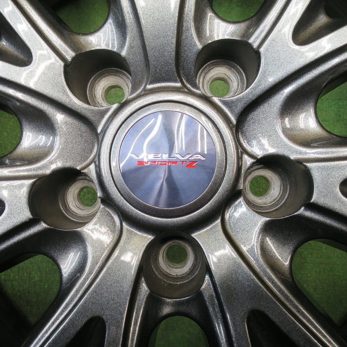 バリ溝！キレイ！9.5分★スタッドレス 225/55R19 ブリヂストン ブリザック DM-V3 VELVA SPORTZ ヴェルヴァ 19インチ PCD114.3/5H★6030402NJス