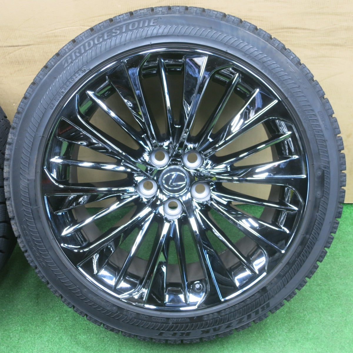 センサー付！バリ溝！23年！キレイ！9.5分★レクサス LS 純正 OP 245/45R20 スタッドレス ブリヂストン ブリザック RFT 20インチ PCD120/5H★6020801NKス