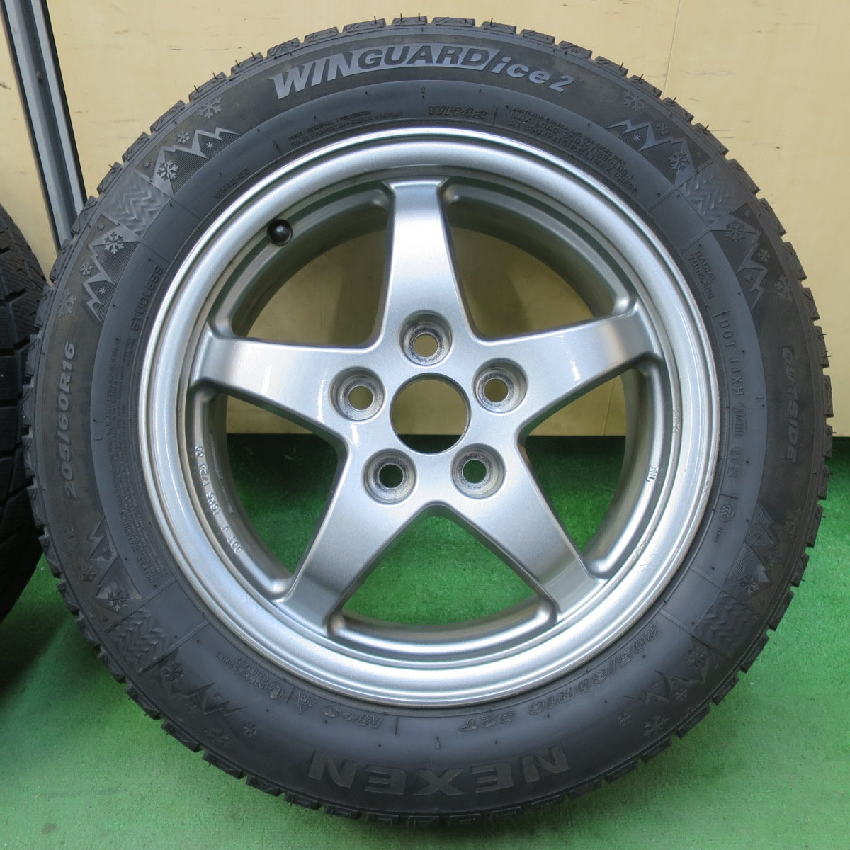 4本価格！21年★トヨタ SAI サイ 純正 205/60R16 スタッドレス ネクセン ウィンガード アイス2 16インチ PCD114.3/5H★5062506イス