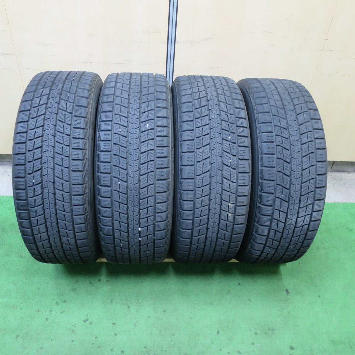 バリ溝！キレイ！9.5分★スタッドレス 225/55R18 ダンロップ ウインターマックス SJ8 Mistiere ミスティーレ 18インチ PCD114.3/5H★5061301TTス