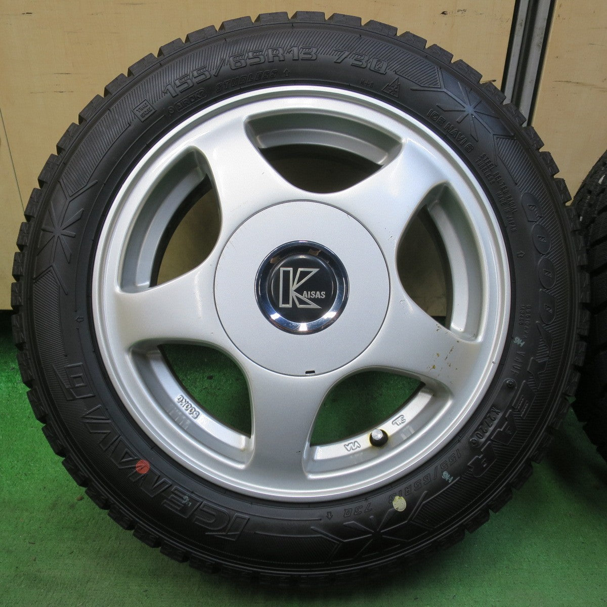 ほぼ未使用★スタッドレス 155/65R13 グッドイヤー アイスナビ6 KAISAS 社外 アルミ 13インチ PCD 100 110 114.3/4H マルチ★5100701イス