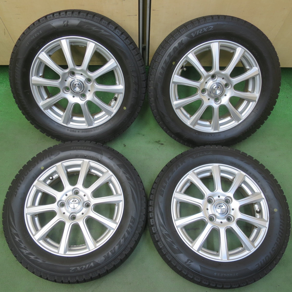 キレイ◎スタッドレス 165/65R14 ブリヂストン ブリザック VRX2 DEBOR 社外 アルミ 14インチ 軽サイズ PCD100/4H◎6072610イス