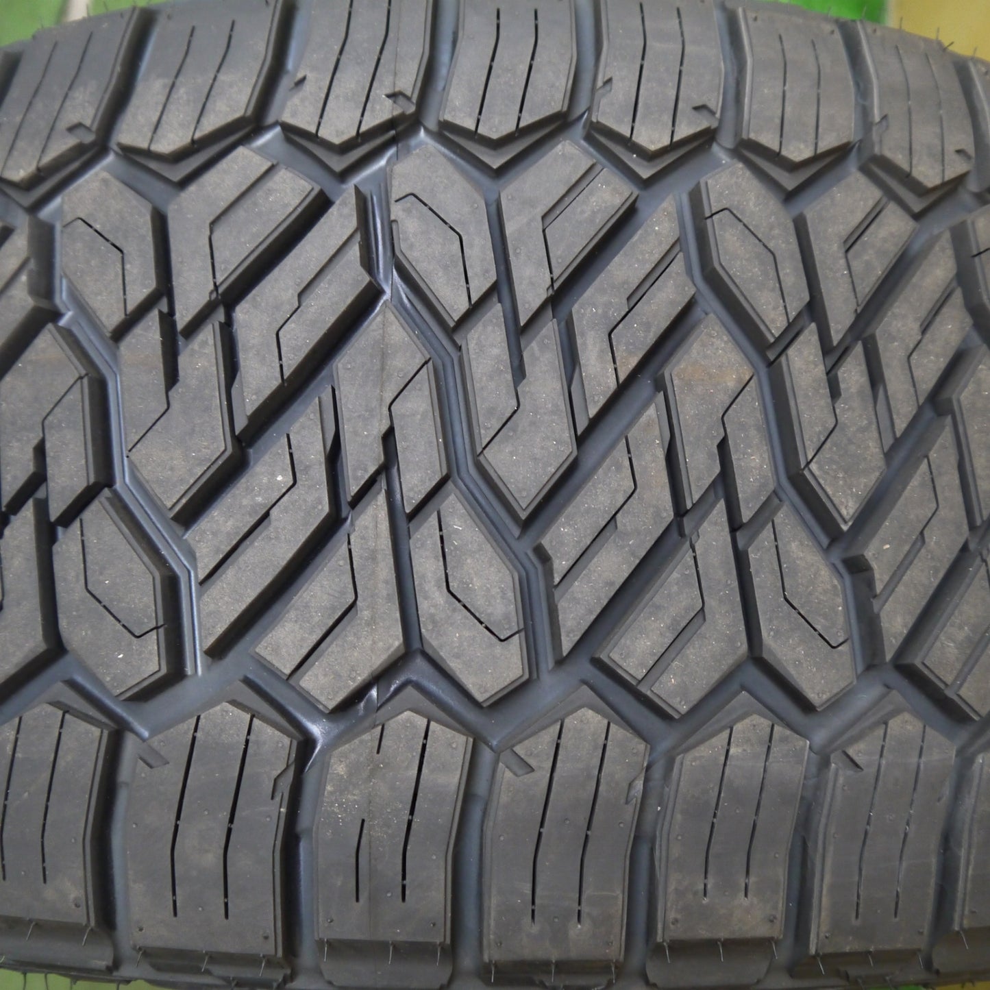 未使用！24年！1本★305/40R22 ニットー RECON GRAPPLER A/T タイヤ 22インチ ランクル 100 200 等★5081806Hノタ