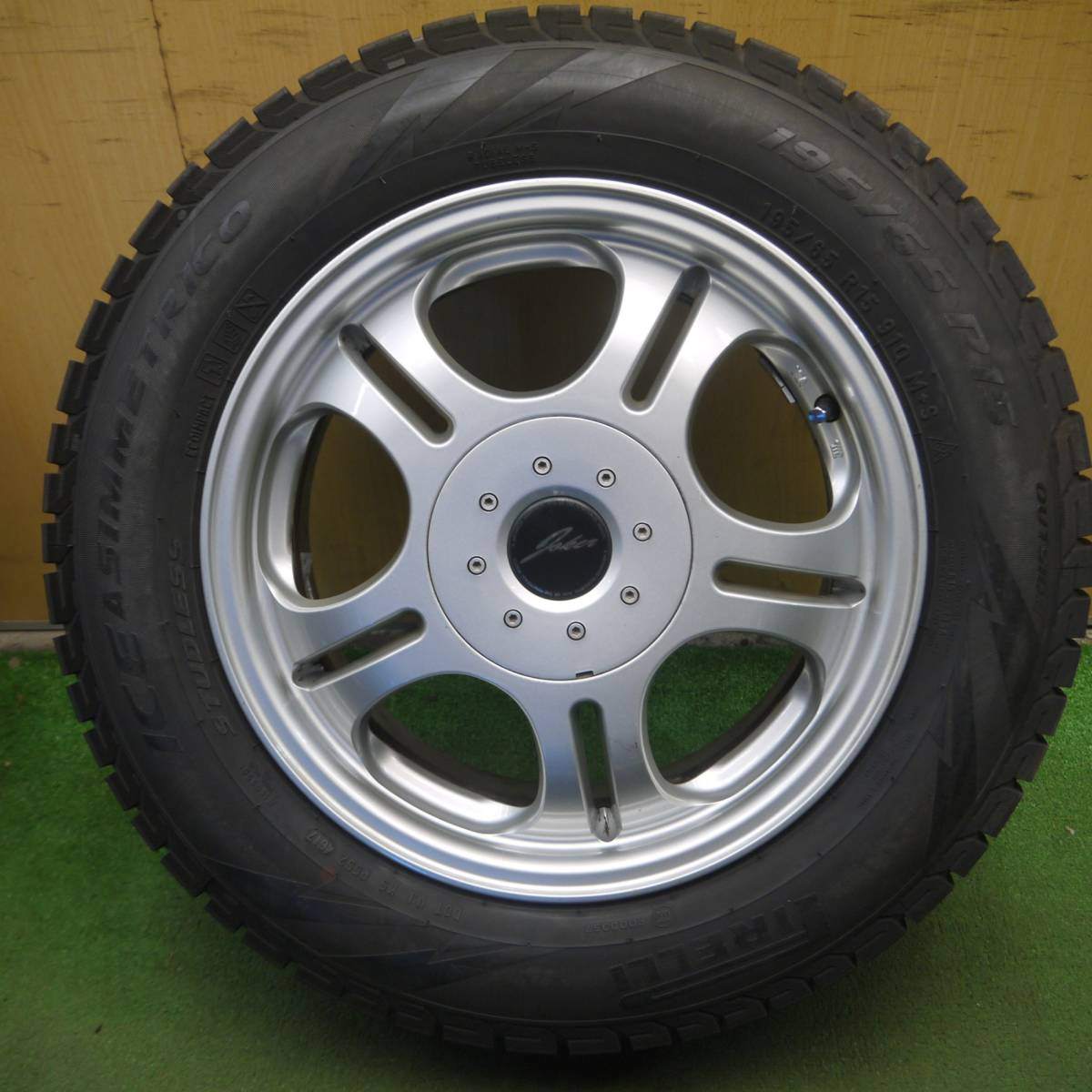 バリ溝！9.5分以上★スタッドレス 195/65R15 ピレリ アイスアシンメトリコ JOKER PCD114.3/4H 5H マルチ★4021003ナス