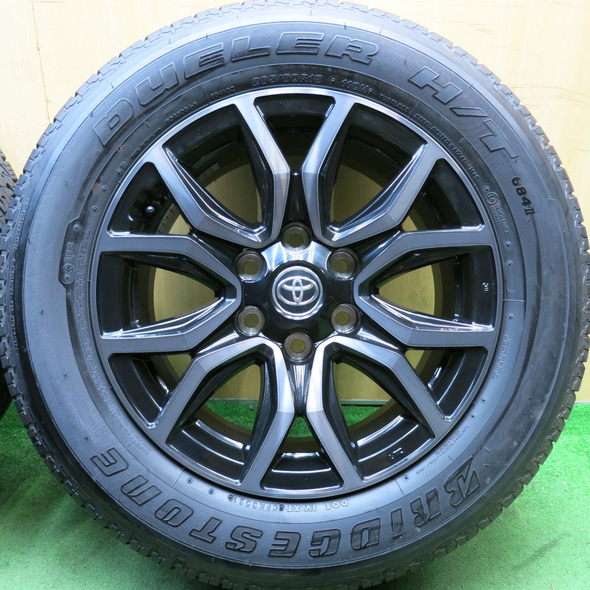 ほぼ新車外し★トヨタ GUN125 ハイラックス GRスポーツ 純正 265/60R18 ブリヂストン デューラー H/T  684Ⅱ 18インチ PCD139.7/6H★5092010HAノ