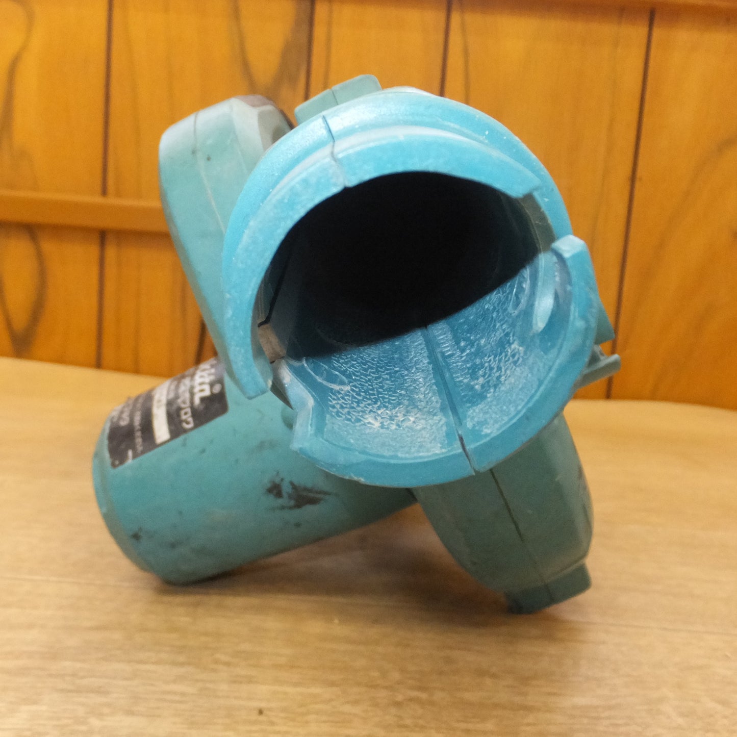 [送料無料] ★マキタ makita 充電式ブロワ UB182D 18V 本体のみ★