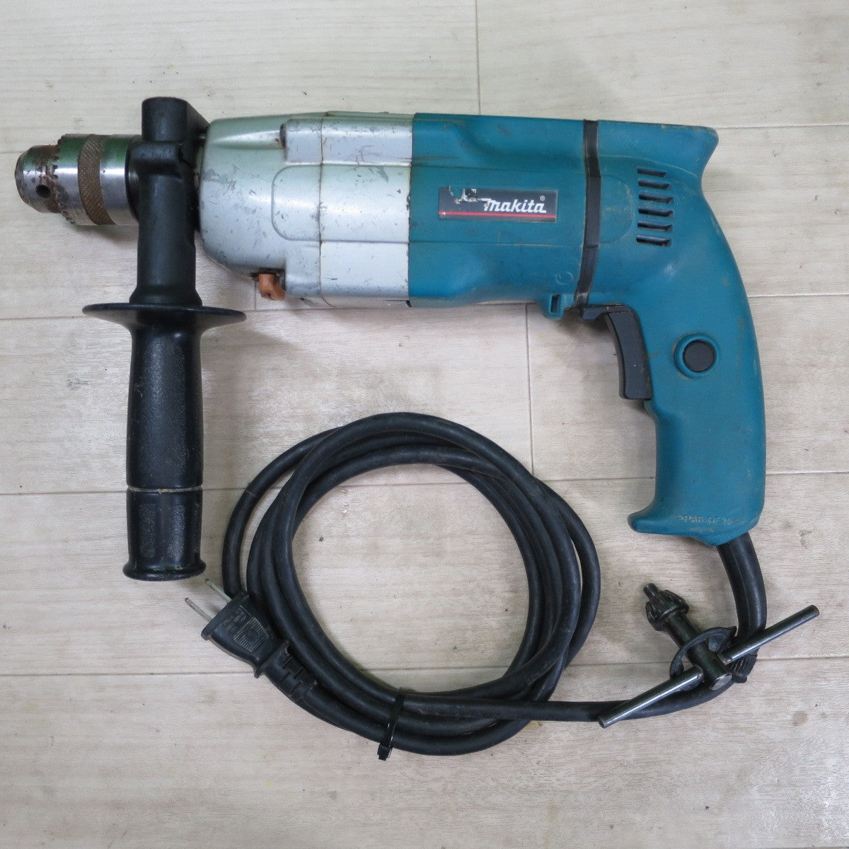 ☆マキタ 20mm 2スピード 震動 ドリル HP2032 電動 工具 振動 ドリル コード式 100V makita☆