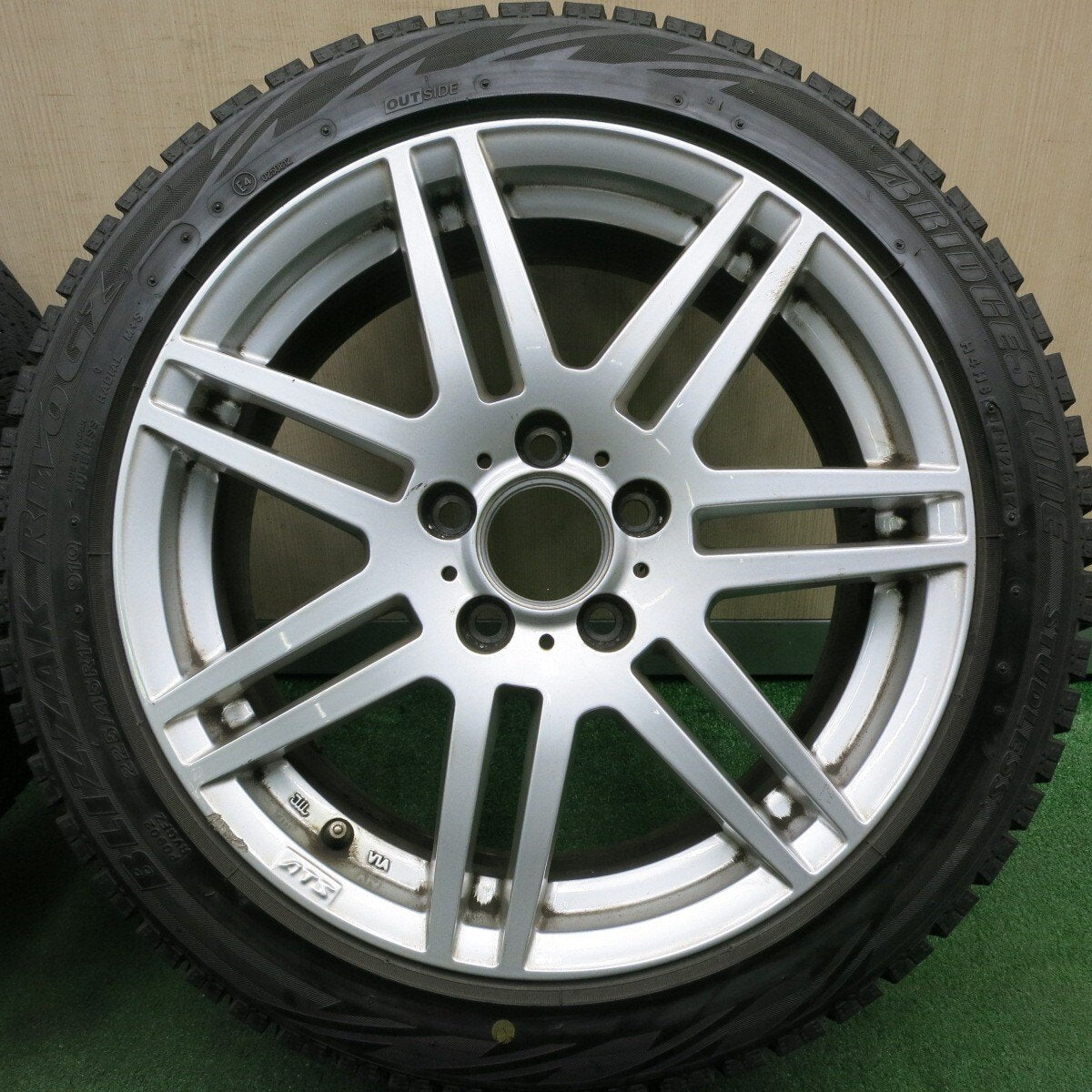 バリ溝！8.5分★ワーゲン等 ATS 225/45R17 スタッドレス ブリヂストン ブリザック REVO GZ RFT PCD112/5H★★4052302HAス