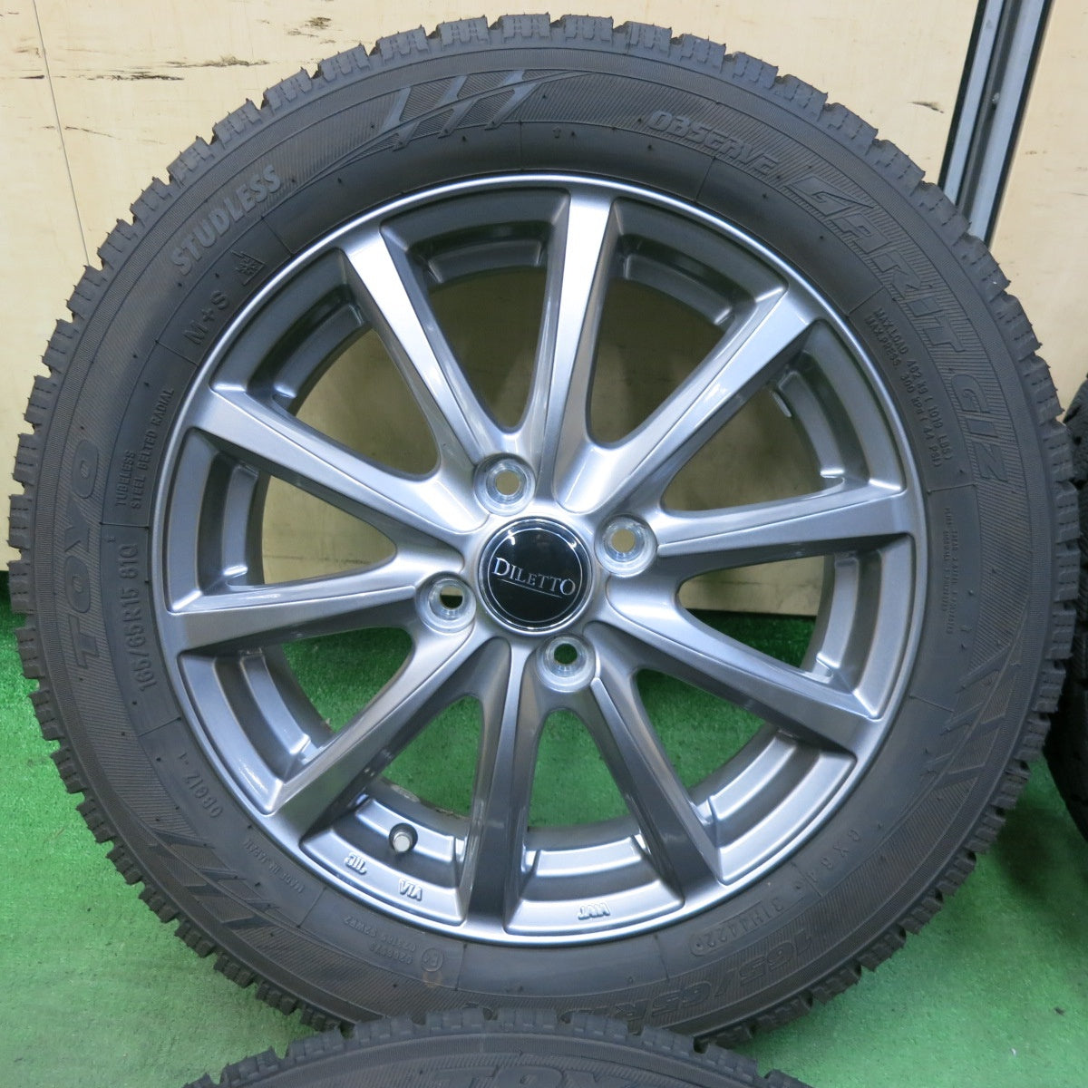 バリ溝！22年！キレイ！9.5分以上★スタッドレス 165/65R15 トーヨー オブザーブ ガリット GIZ DILETTO ディレット 15インチ ソリオ タフト 等 PCD100/4H★5070419SYス