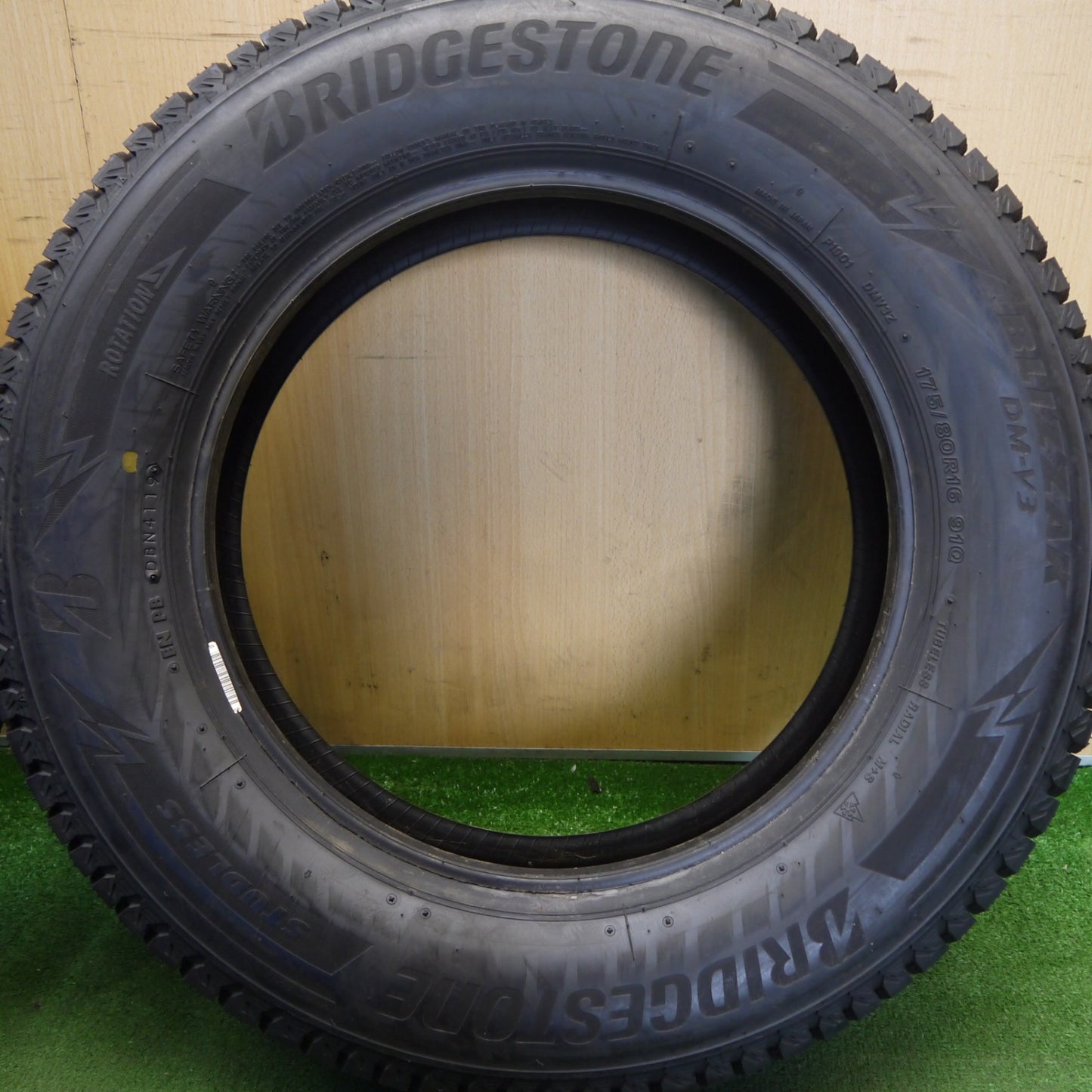 未使用★ジムニー 等 175/80R16 スタッドレス ブリヂストン ブリザック DM-V3 タイヤ 16インチ★6052602Hスタ
