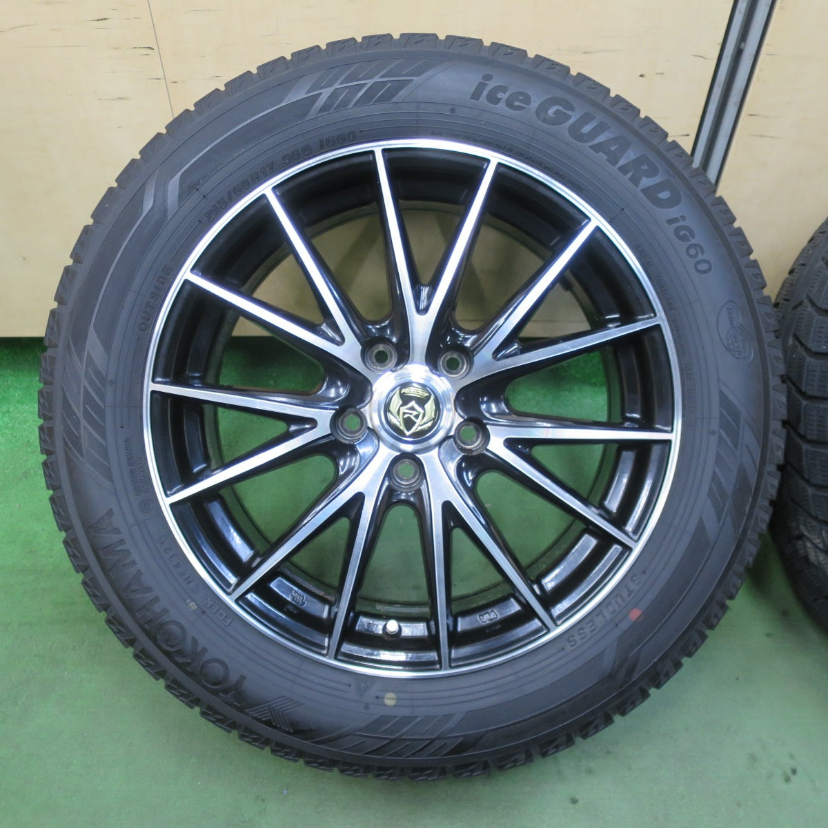 バリ溝！21年！キレイ！9分★スタッドレス 215/60R17 ヨコハマ アイスガード iG60 RiZLEY ライツレー 17インチ PCD114.3/5H★5112810TTス