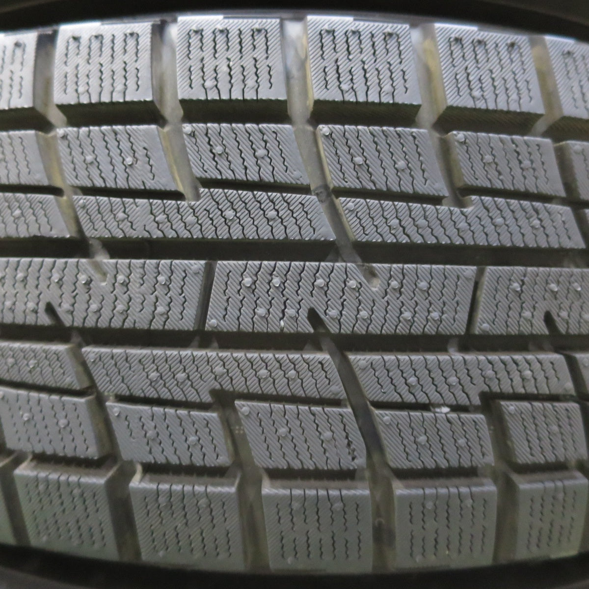 バリ溝！23年！キレイ！ほぼ10分★スタッドレス 175/65R14 プラクティバ アイス BP02 ヨコハマ製 SPORT DAISY スポルト デイジー 14インチ PCD100/4H★5080603イス