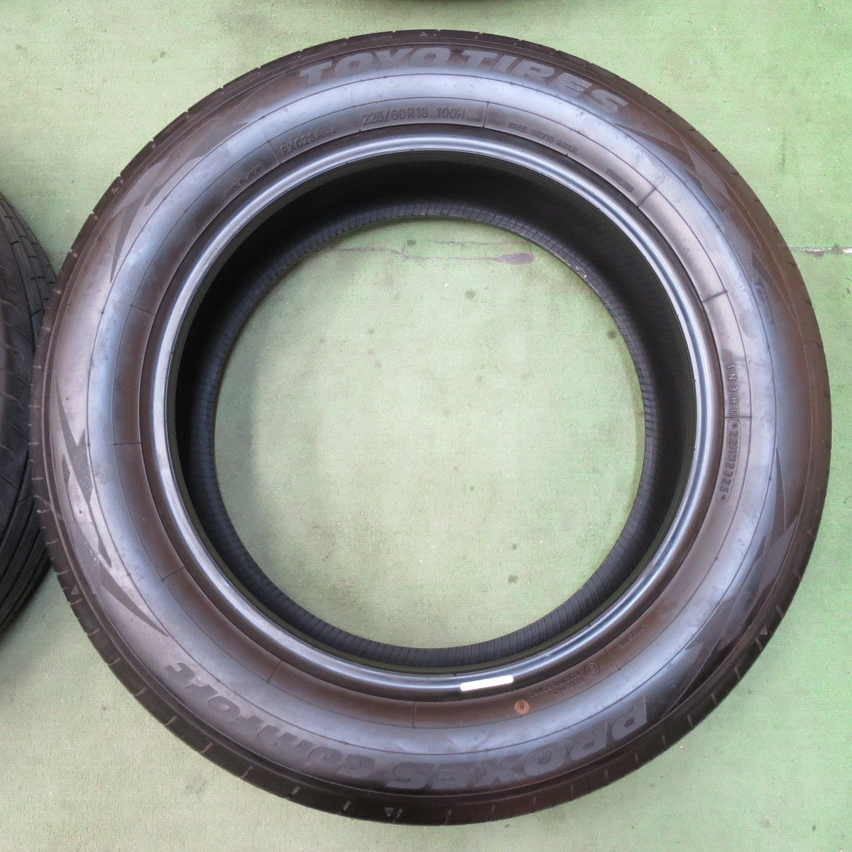 バリ溝！25年！ほぼ10分★225/60R18 トーヨー プロクセス Comfort コンフォート タイヤ 18インチ 40系 アルファード ヴェルファイア 等★5121701イノタ