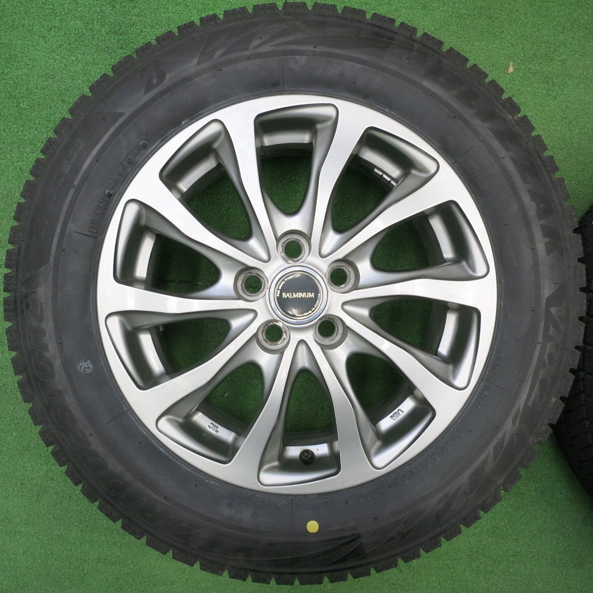 [送料無料] バリ溝！22年！キレイ！9.5分★プリウス 等 195/65R15 スタッドレス ブリヂストン ブリザック VRX2 BALMINUM バルミナ 15インチ PCD100/5H★5010701NJス