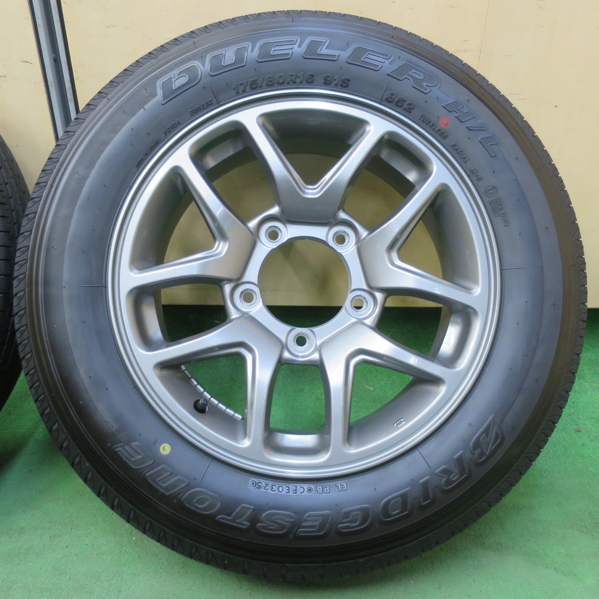 新車外し　ジムニーJB64 タイヤ　ブリヂストン デューラー　4本 BRIDGESTONE 4本 新車外し!! 2024年製 夏 サマータイヤ