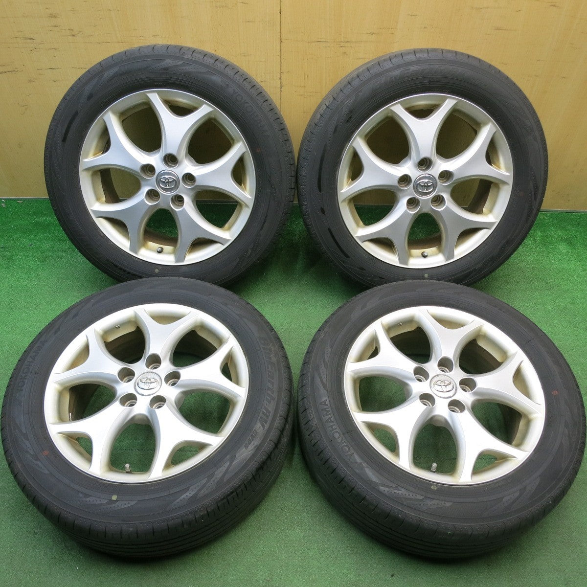 バリ溝！24年！9分★トヨタ 50系 エスティマ 純正 215/60R17 ヨコハマ BluEarth-RV RV03 ブルーアース 17インチ PCD114.3/5H★6032302HAノ